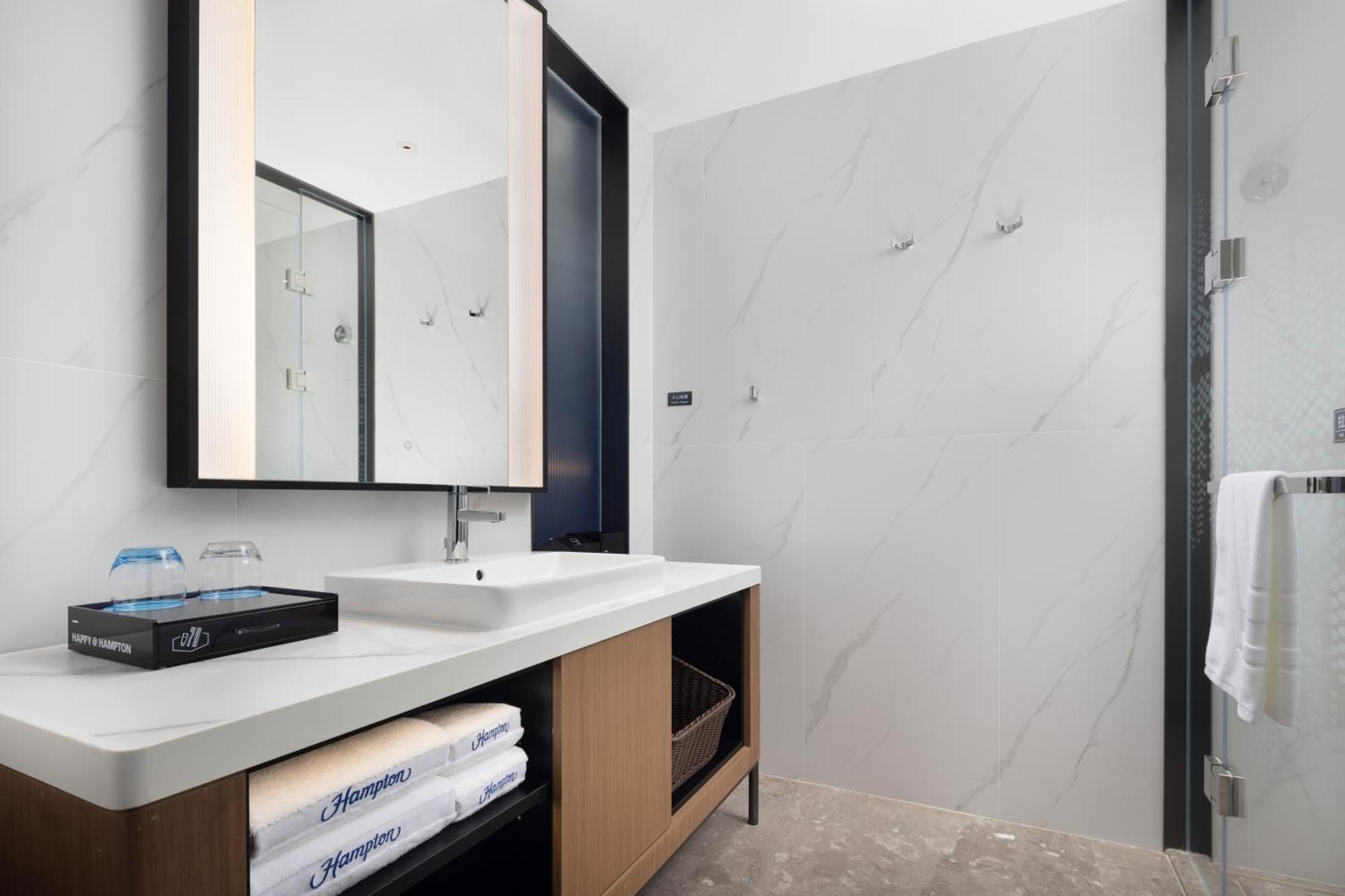 Hampton By Hilton Shenzhen Futian Huaqiangbei Hotel Exterior photo